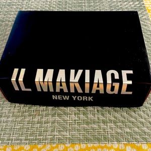 IL Makiage Womens Make-Up set